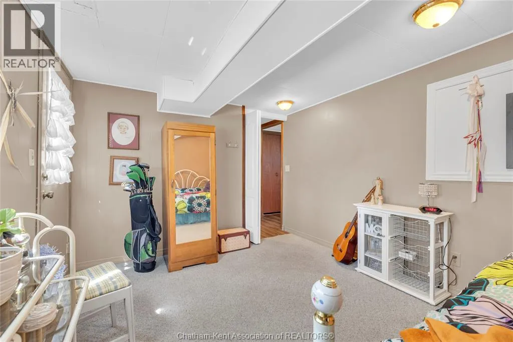 6 CENTENNIAL CRESCENT