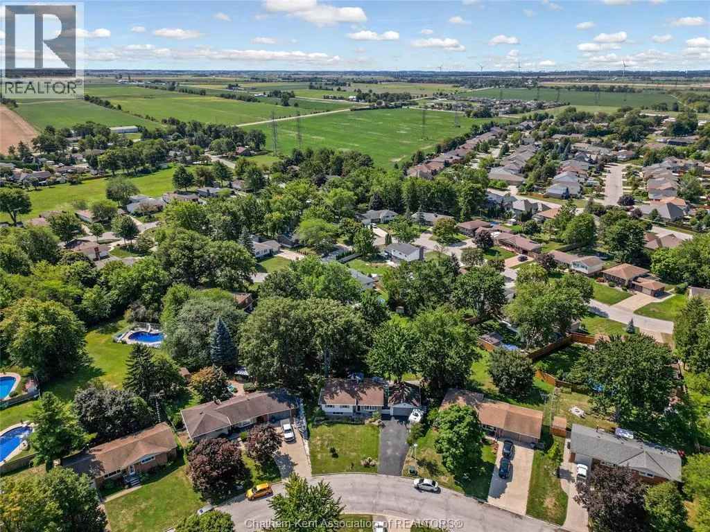 6 CENTENNIAL CRESCENT