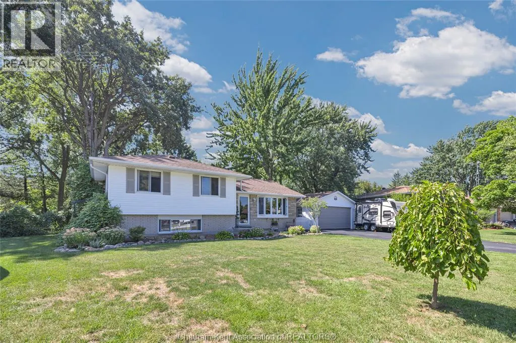 6 CENTENNIAL CRESCENT