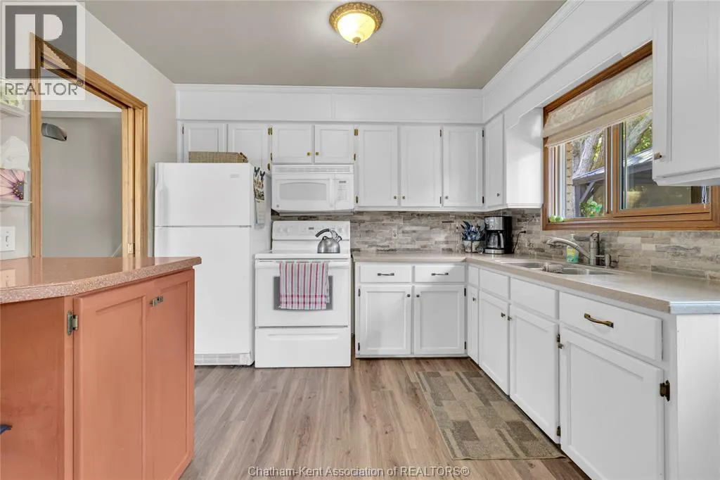 6 CENTENNIAL CRESCENT