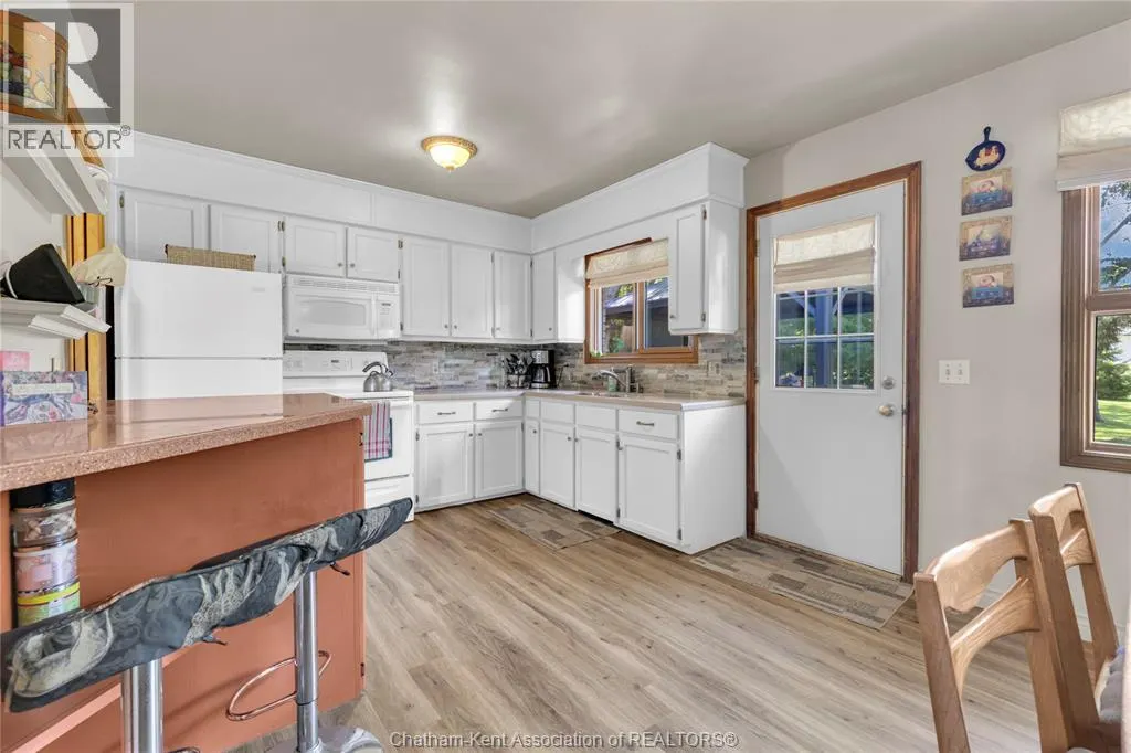 6 CENTENNIAL CRESCENT