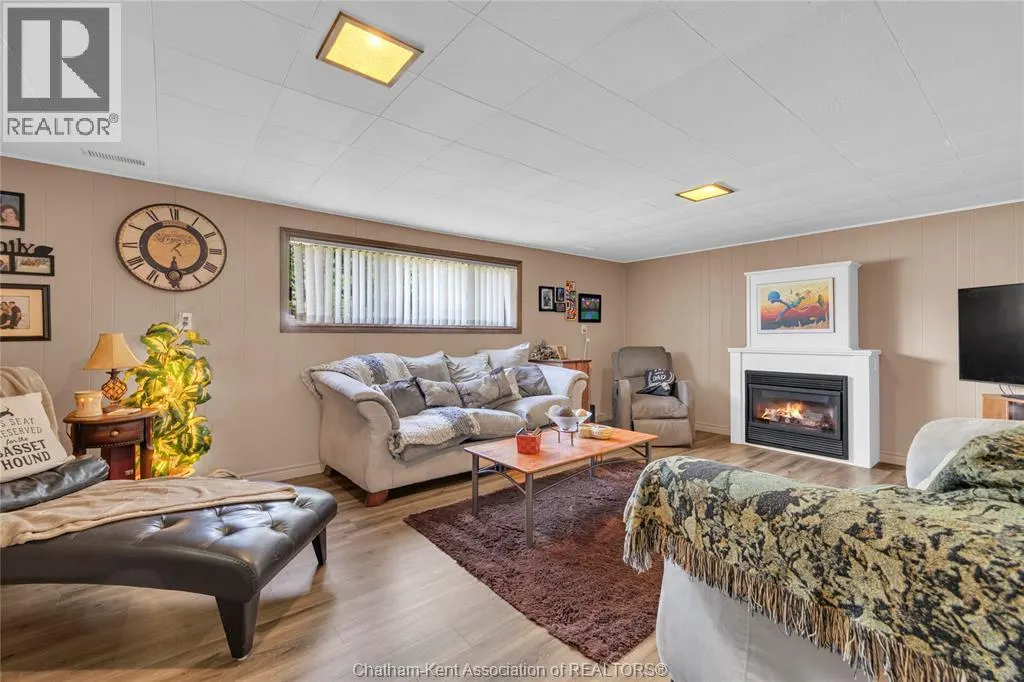6 CENTENNIAL CRESCENT