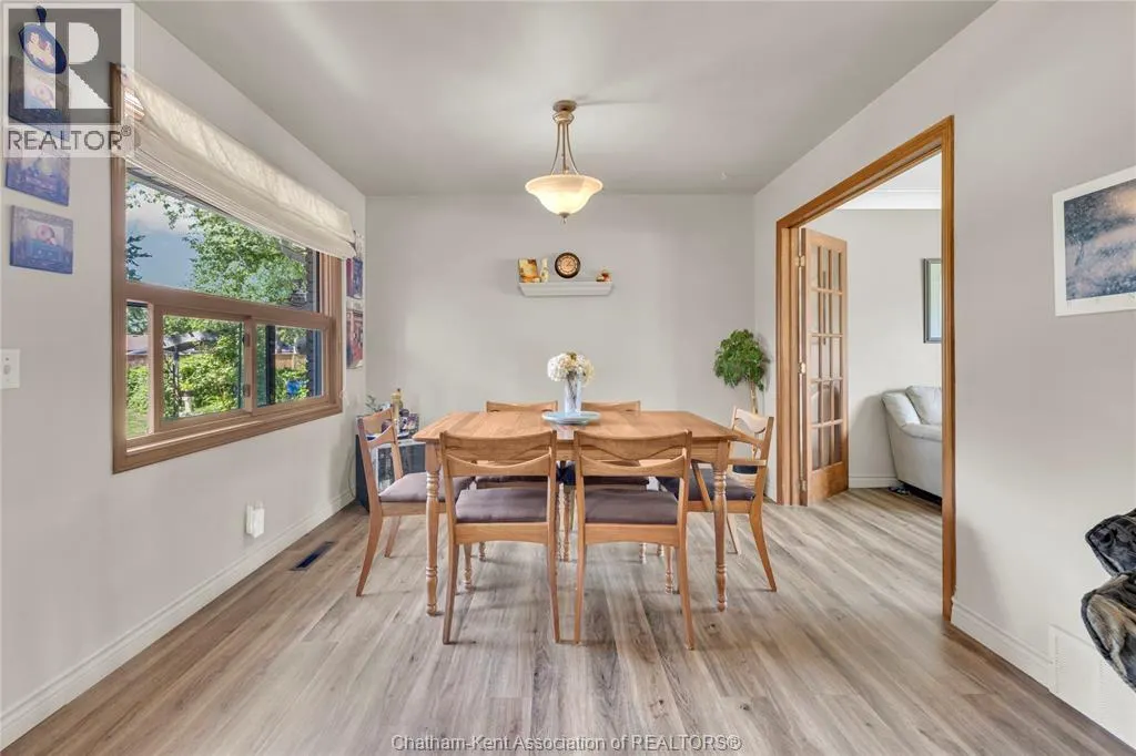 6 CENTENNIAL CRESCENT