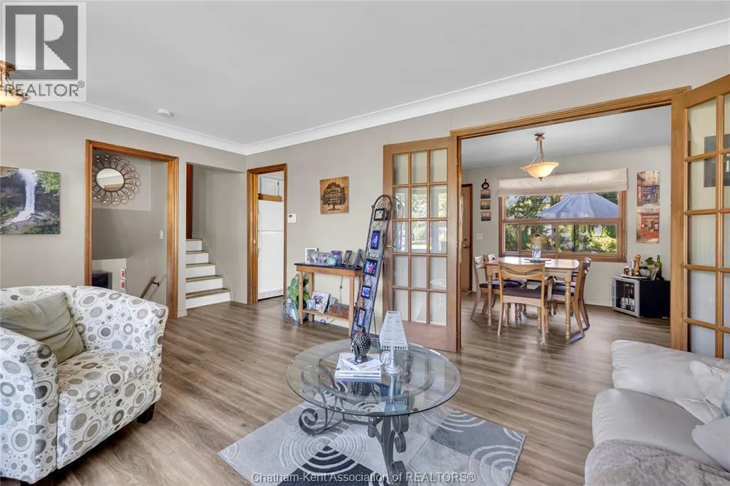 6 CENTENNIAL CRESCENT