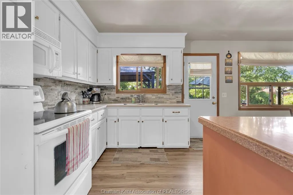 6 CENTENNIAL CRESCENT
