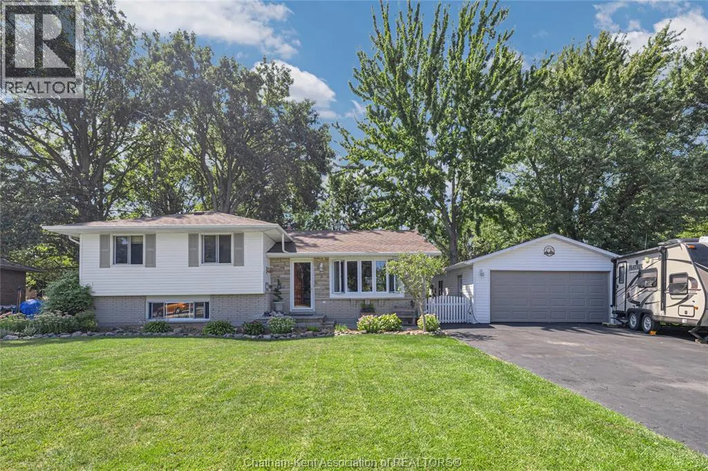 6 CENTENNIAL CRESCENT