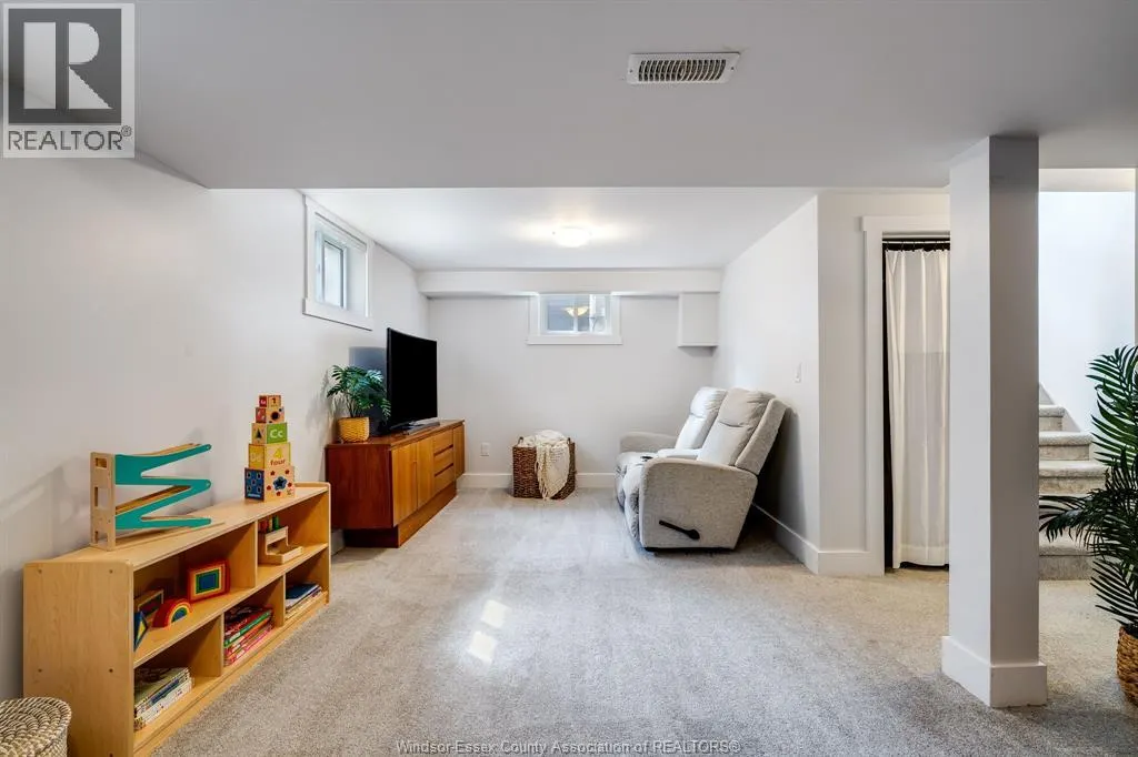 43 Danforth Ave