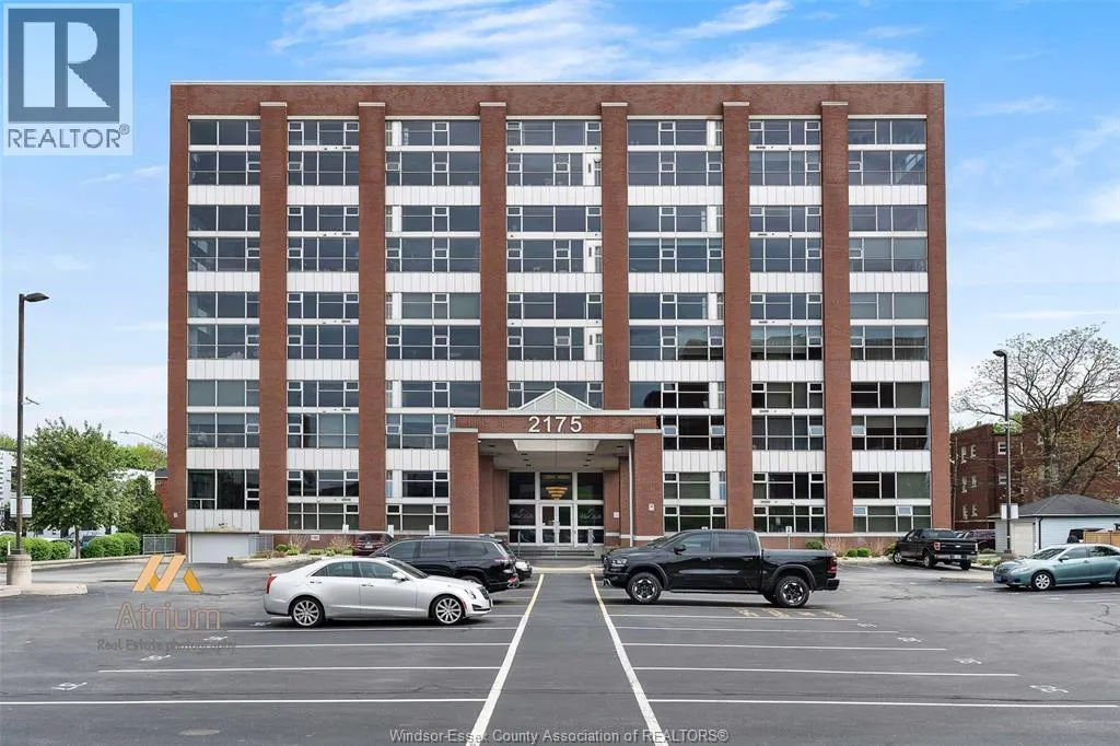 2175 WYANDOTTE STREET East Unit# 102