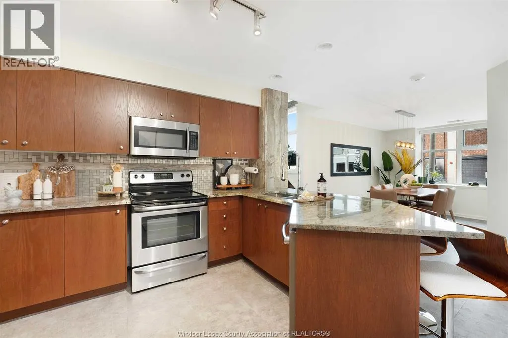2175 WYANDOTTE STREET East Unit# 102