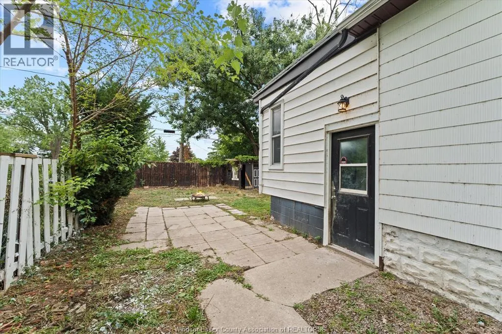 1533 ALEXIS ROAD