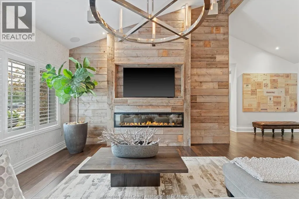 540 KENNEDY DRIVE West