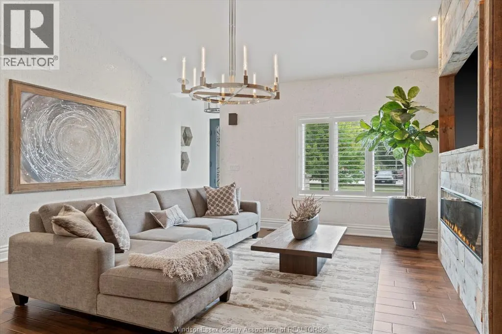 540 KENNEDY DRIVE West