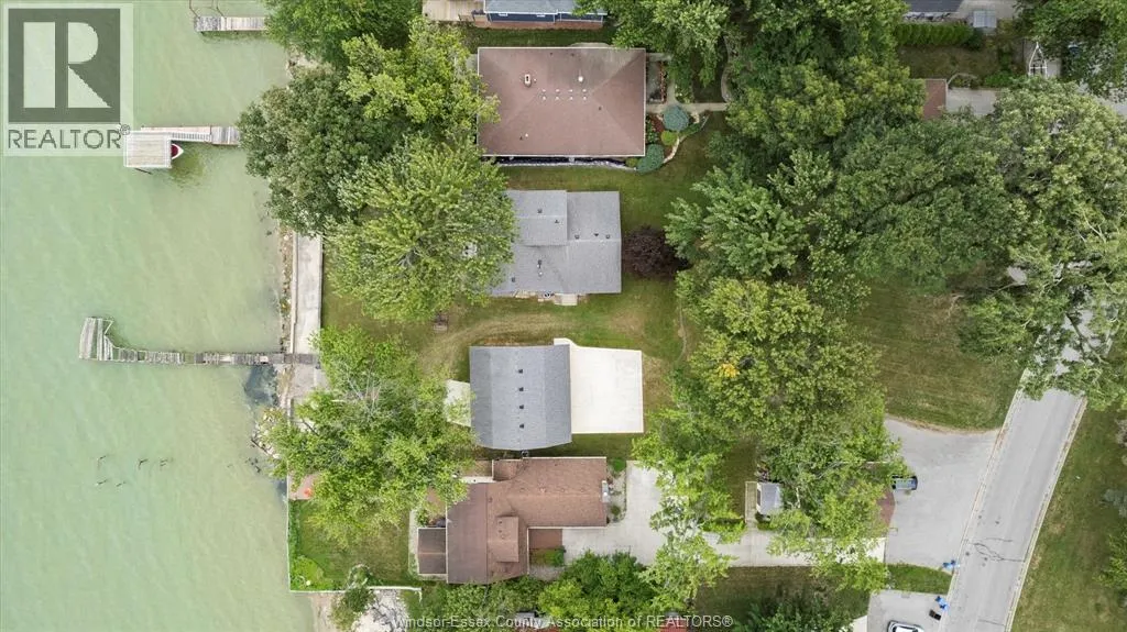 405 LAKEVIEW DRIVE