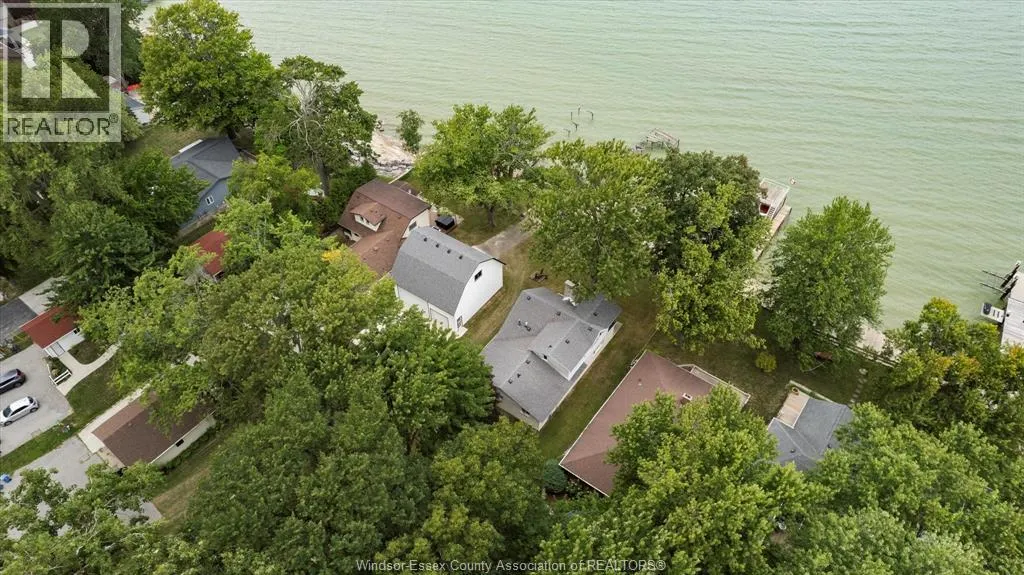 405 LAKEVIEW DRIVE
