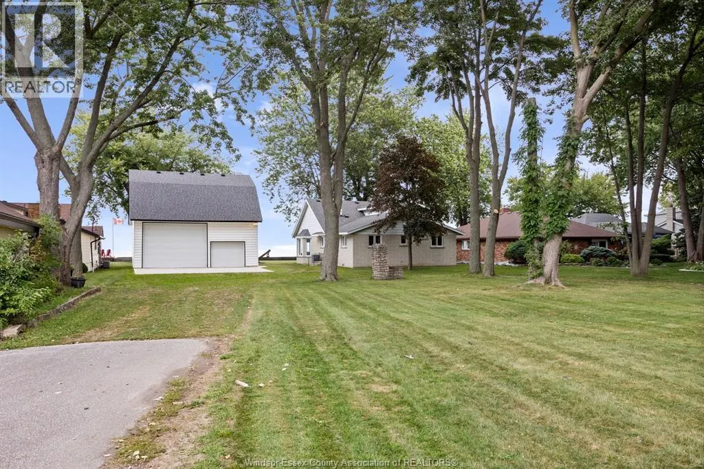 405 LAKEVIEW DRIVE