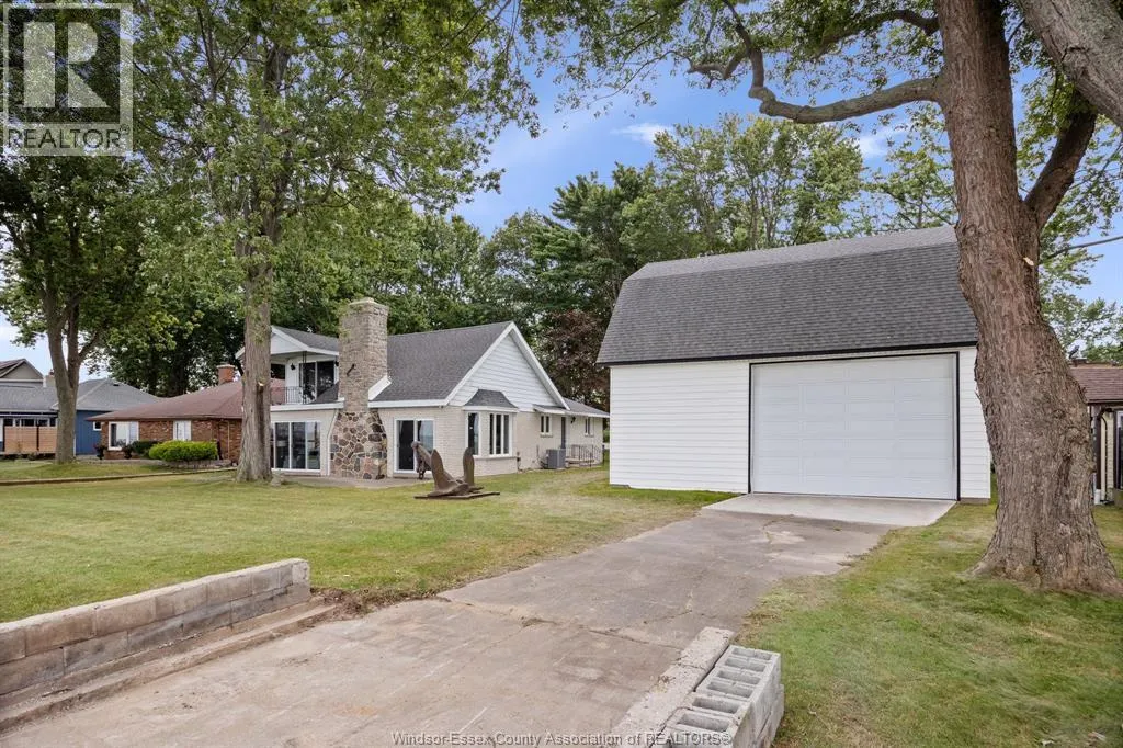 405 LAKEVIEW DRIVE
