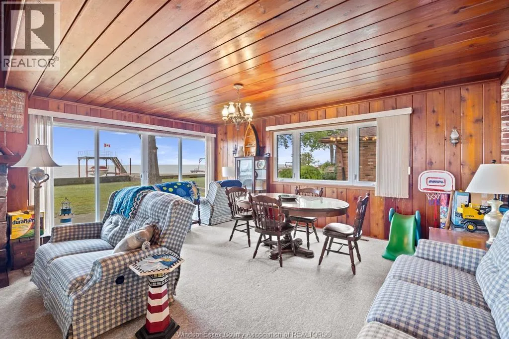 405 LAKEVIEW DRIVE