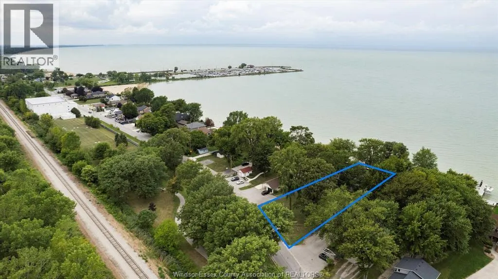 405 LAKEVIEW DRIVE