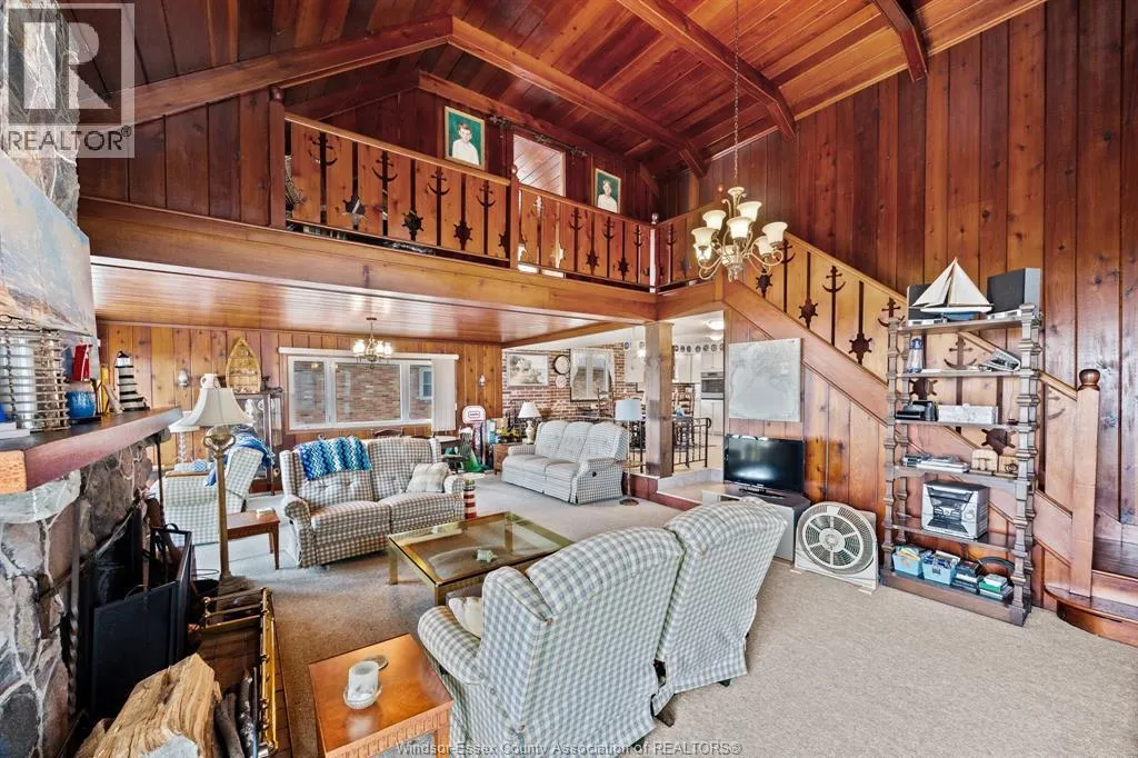 405 LAKEVIEW DRIVE