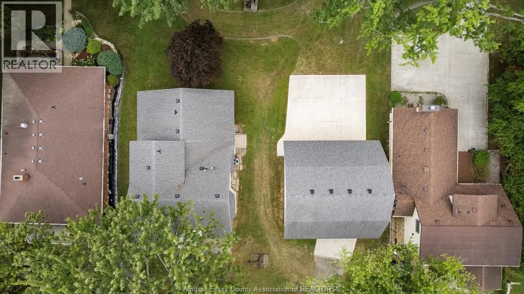 405 LAKEVIEW DRIVE