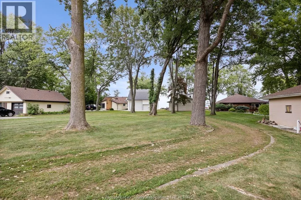 405 LAKEVIEW DRIVE