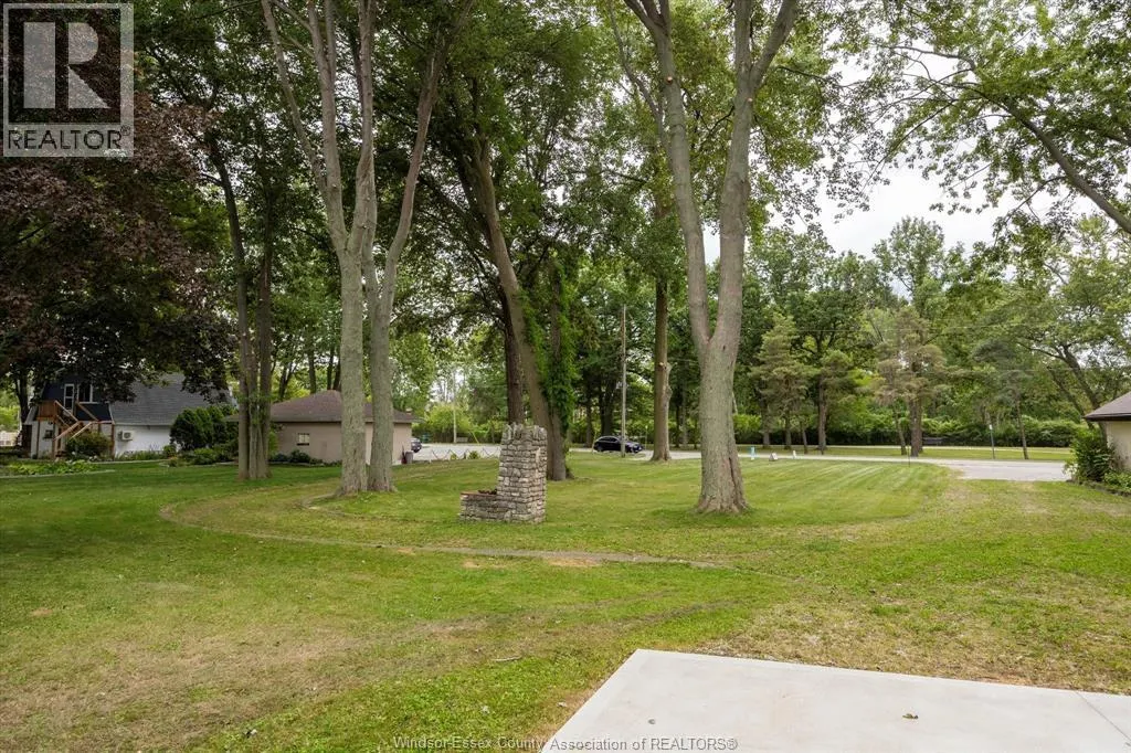 405 LAKEVIEW DRIVE