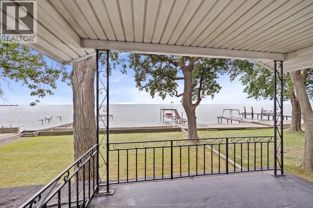 405 LAKEVIEW DRIVE