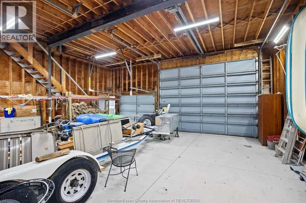405 LAKEVIEW DRIVE