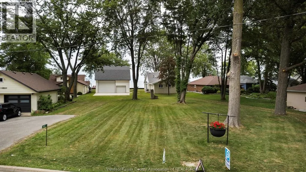 405 LAKEVIEW DRIVE