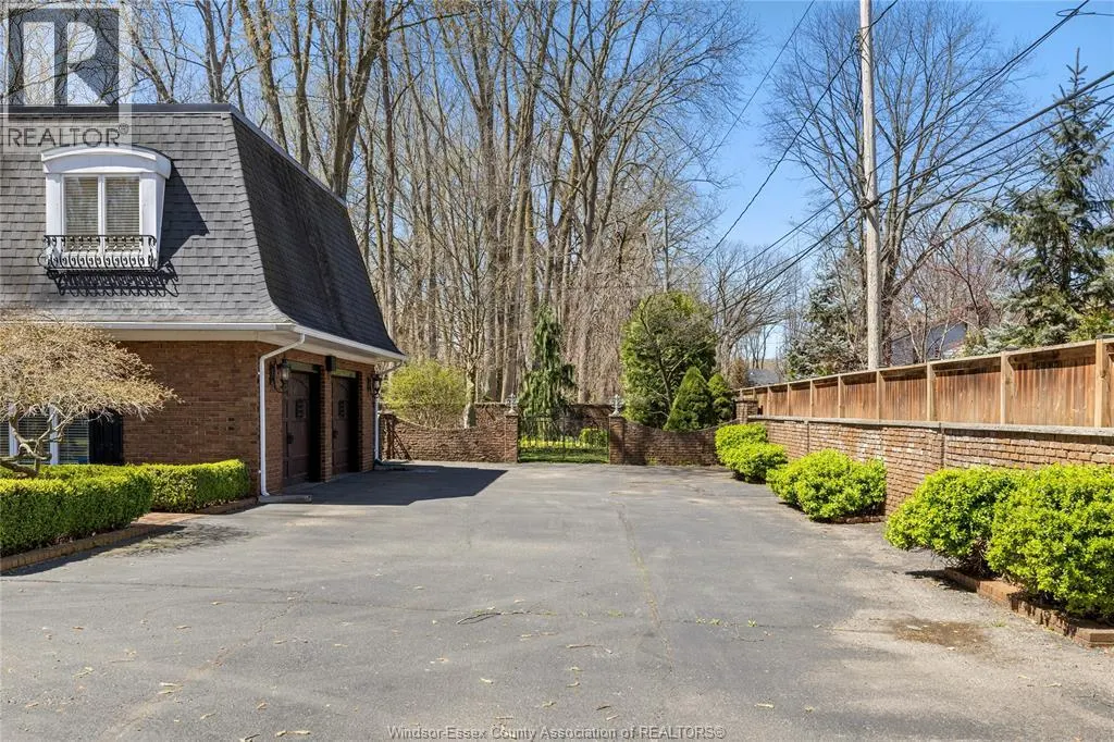 1255 TANGLEWOOD COURT