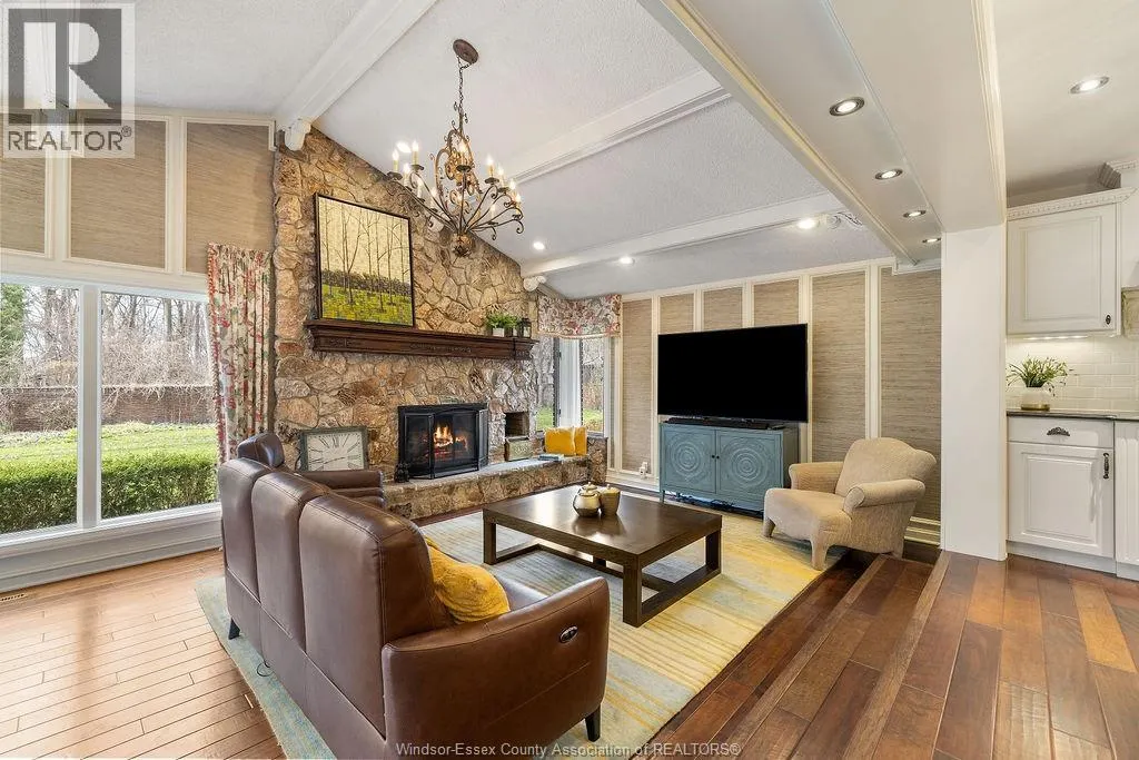 1255 TANGLEWOOD COURT