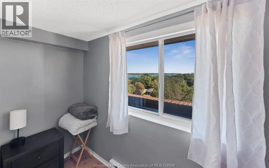 3936 WYANDOTTE STREET East Unit# 909