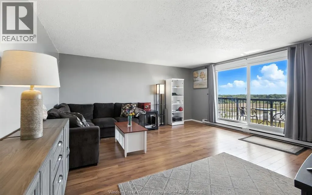 3936 WYANDOTTE STREET East Unit# 909