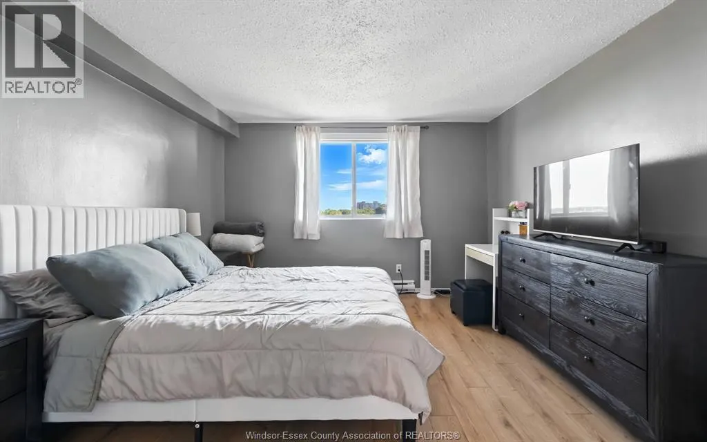 3936 WYANDOTTE STREET East Unit# 909