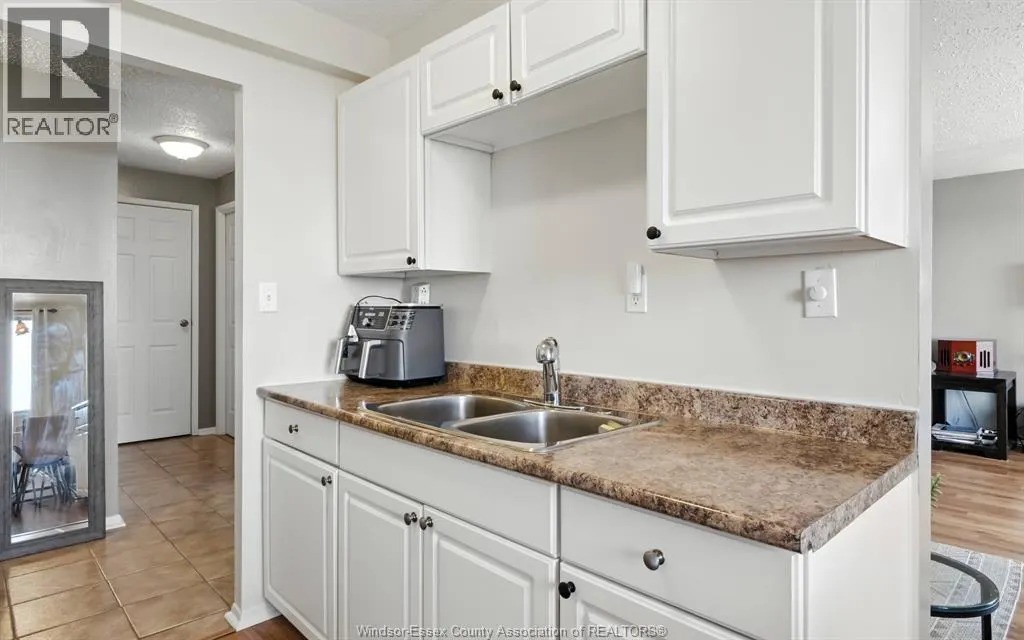 3936 WYANDOTTE STREET East Unit# 909