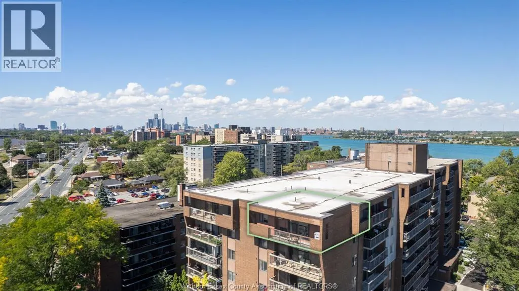 3936 WYANDOTTE STREET East Unit# 909