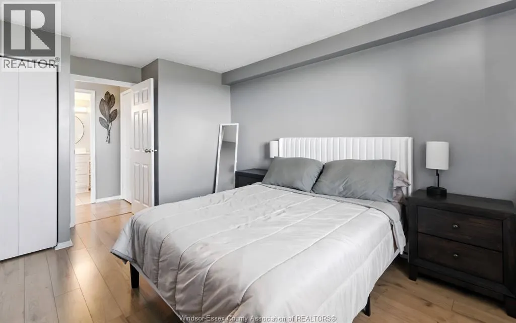 3936 WYANDOTTE STREET East Unit# 909