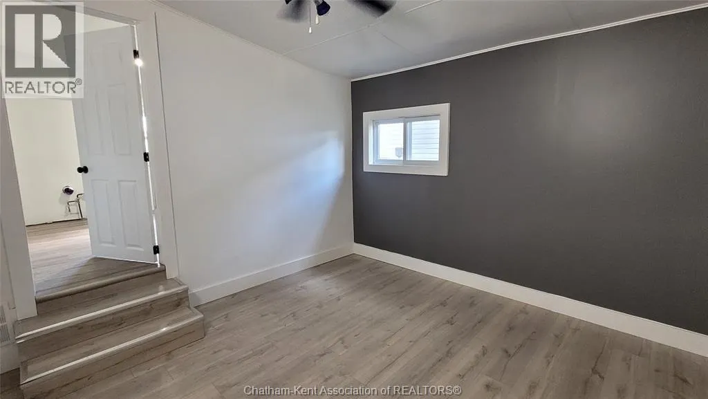 6 Canary CRESCENT