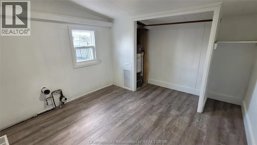 6 Canary CRESCENT
