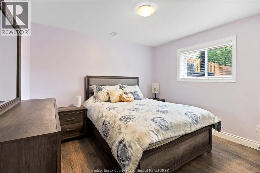 2908 MCROBBIE CRESCENT