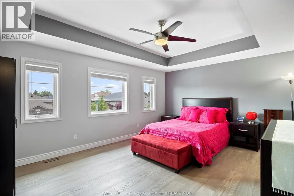 2908 MCROBBIE CRESCENT