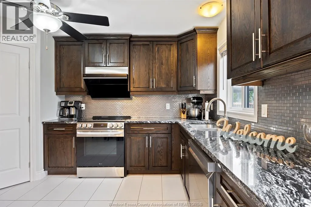 2908 MCROBBIE CRESCENT