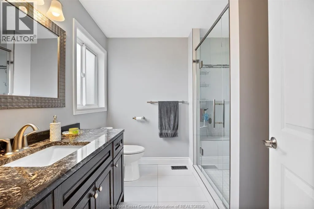 2908 MCROBBIE CRESCENT