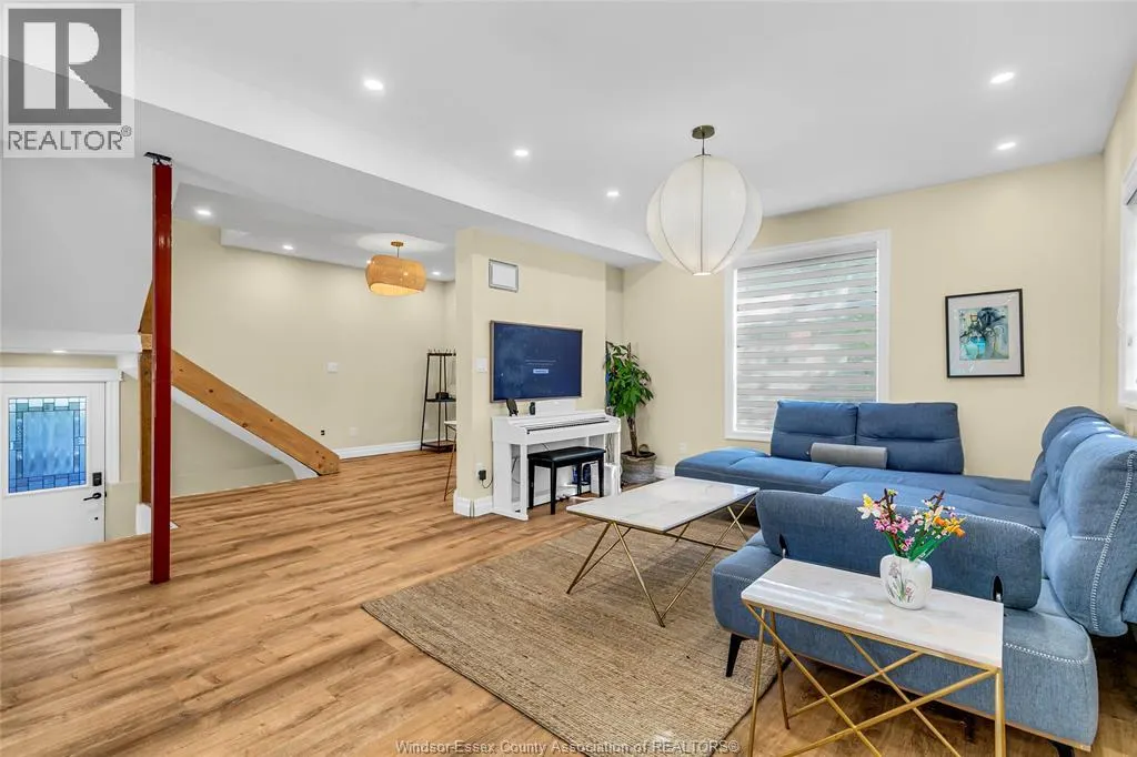 727 ARGYLE ROAD