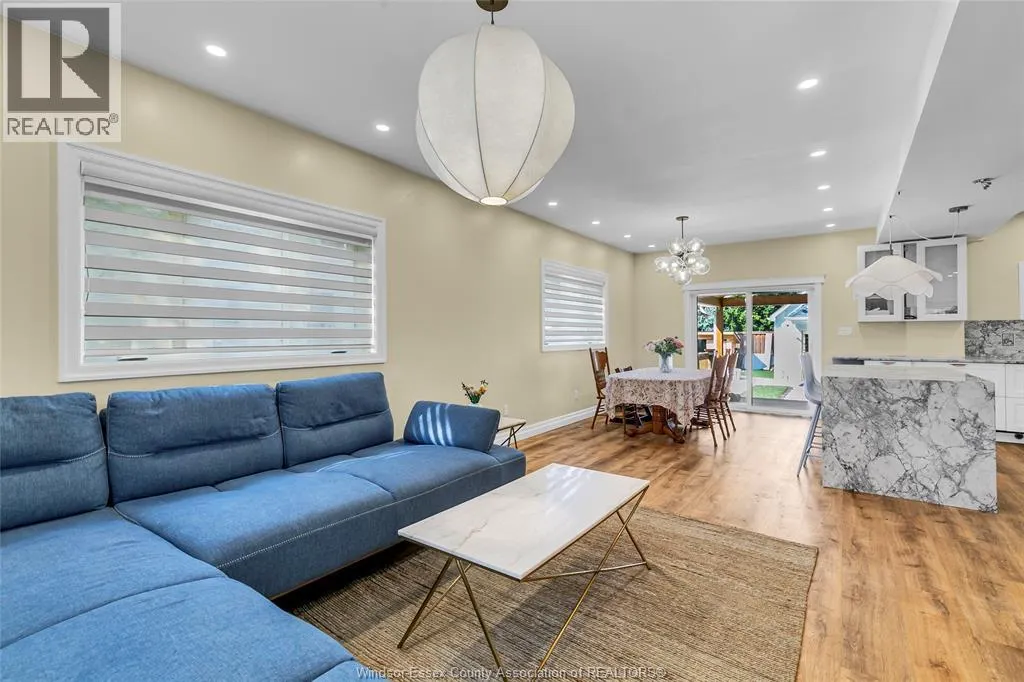727 ARGYLE ROAD