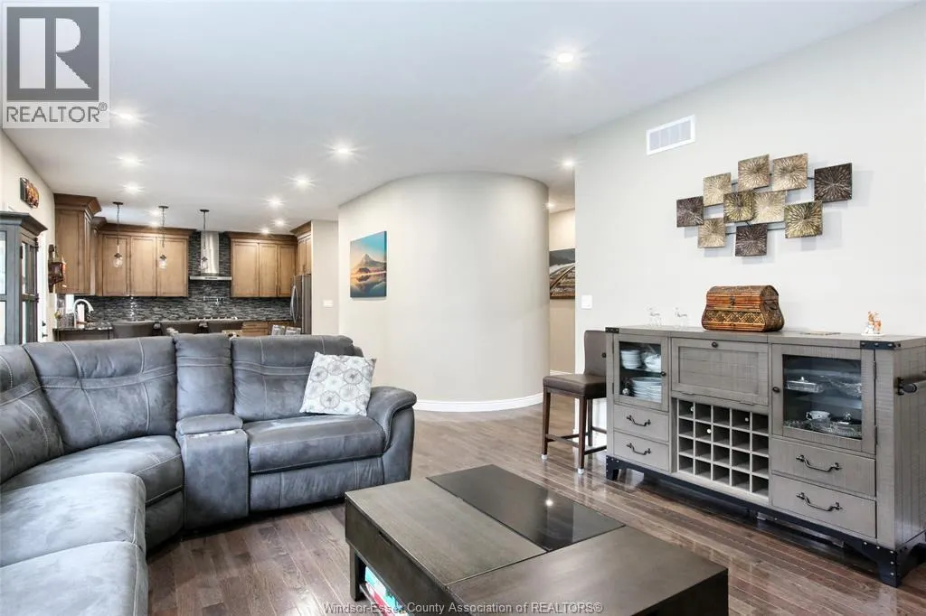 171 RIVERVIEW AVE.