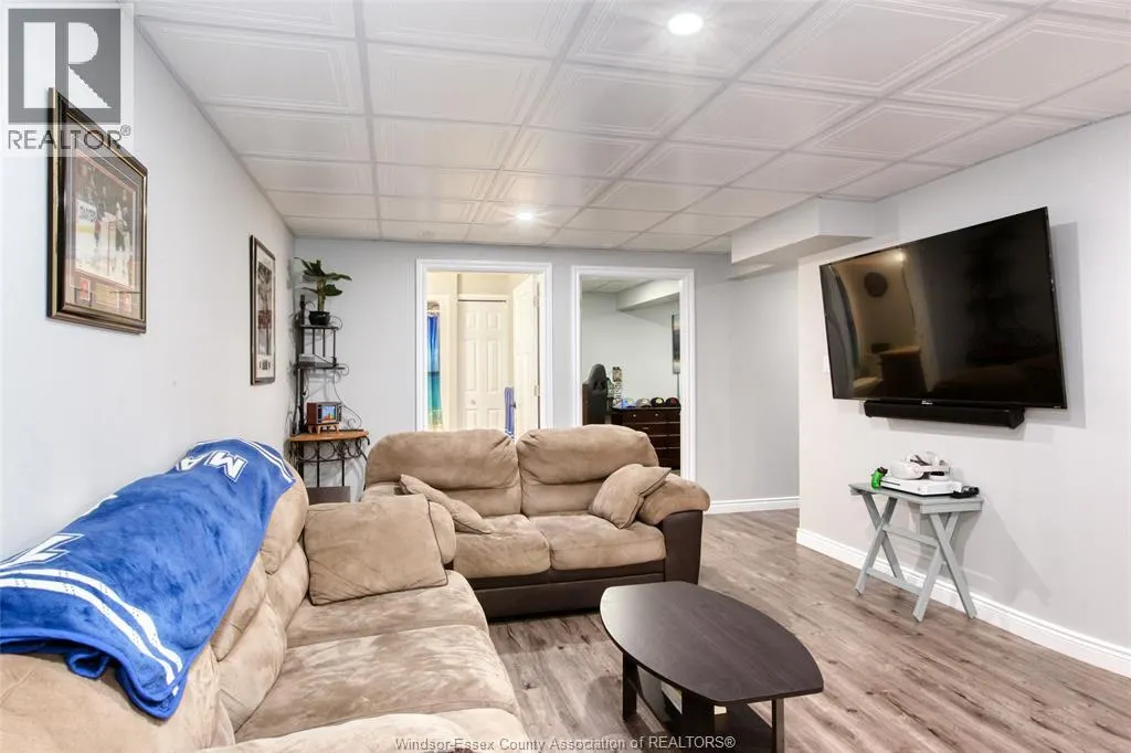 171 RIVERVIEW AVE.