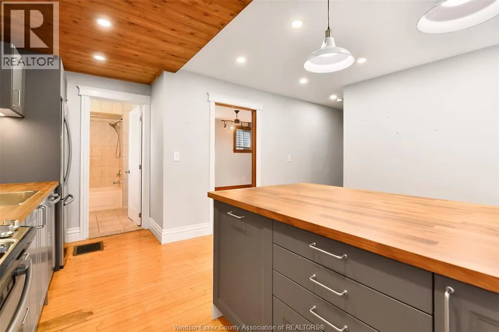 855 JOS JANISSE AVENUE Unit# Main
