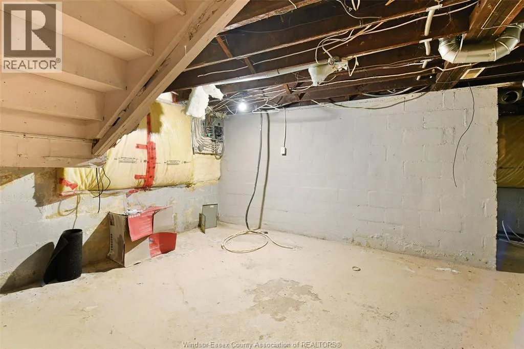 855 JOS JANISSE AVENUE Unit# Main