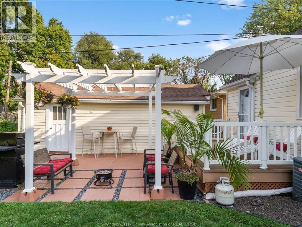 3265 BYNG ROAD
